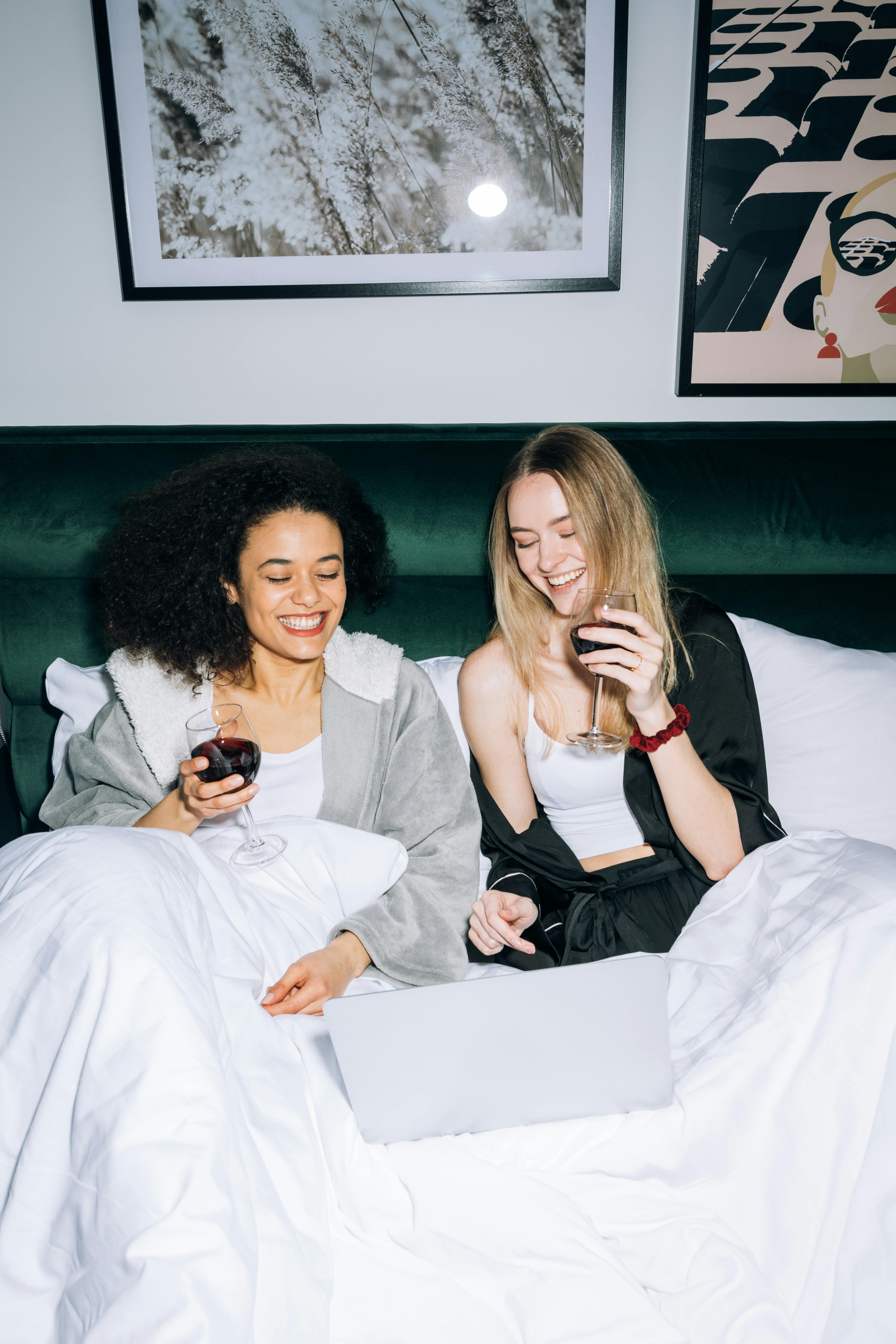 旅行出行与团队氛围图片